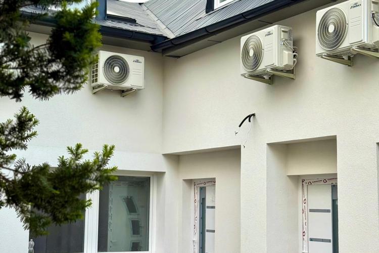 Eladó újszerű társasházi, 36,2 m2-es téglalakás 4 lakásos társasházban, kerttel, gépkocsi parkolóhellyel az udvarban, tárolóhelyiséggel